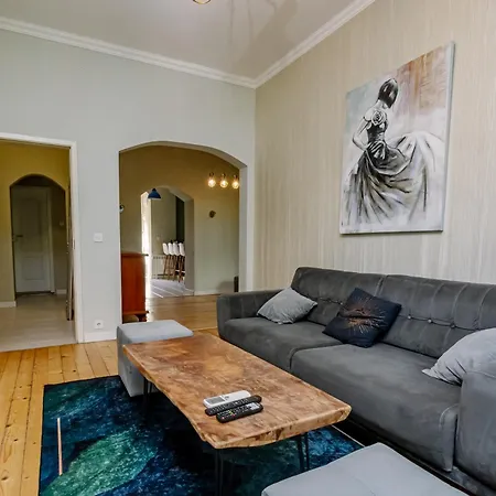 Apartment 5 Seconds Away From The Main Street, Free Secured Parking Sofia